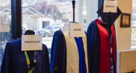 Graduation Regalia Tuhono 01